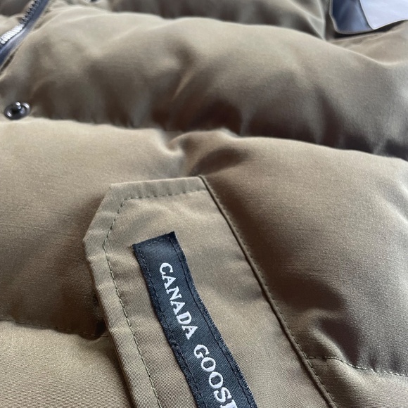 Canada Goose Freestyle Vest Size XS Military Green - Picture 5 of 5